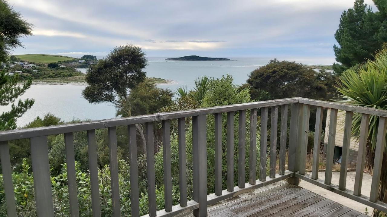 Tree House Apartment Taieri Mouth Exterior foto